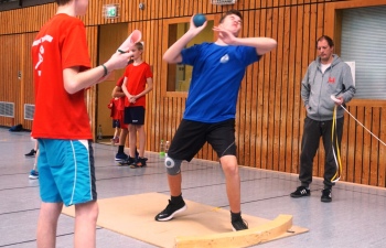 Halle-NO-2019-DSC02810-kugel-simon