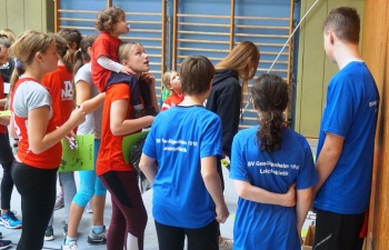 Halle-NO-2019-DSC02933-warten